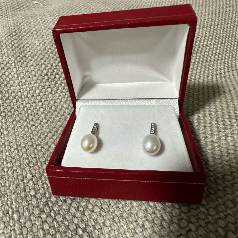 Pearl earrings